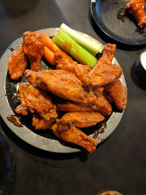 Jobs in Duff's Famous Wings - reviews